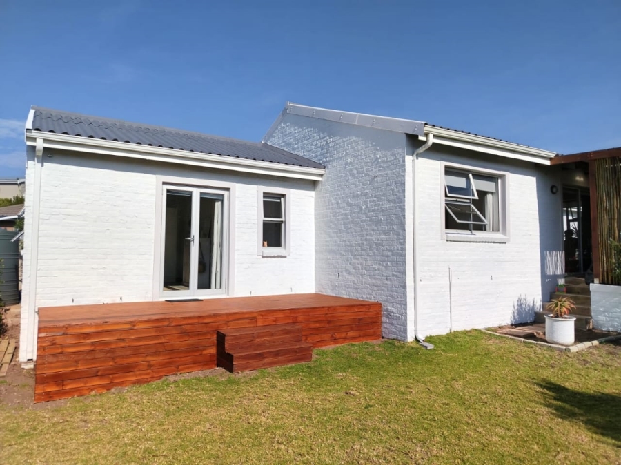 2 Bedroom Property for Sale in Stilbaai Wes Western Cape